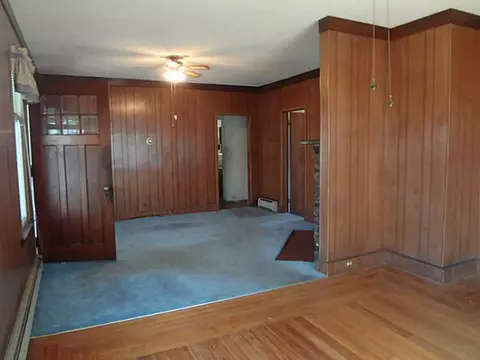 31 Spruce St, Westerly, RI 02891 photo 4