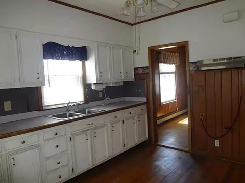 31 Spruce St, Westerly, RI 02891 photo 5