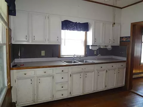 31 Spruce St, Westerly, RI 02891 photo 6