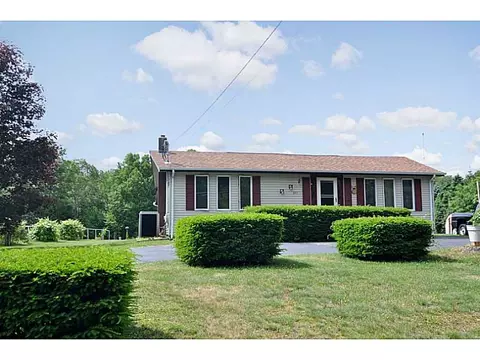 695 Maple Valley Rd, Coventry, RI 02816 photo 1
