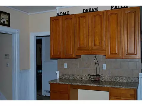 76 Union St, Woonsocket, RI 02895 photo 6