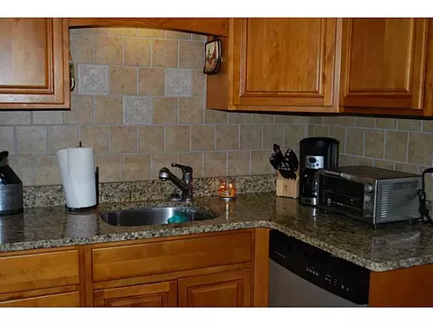 76 Union St, Woonsocket, RI 02895 photo 4