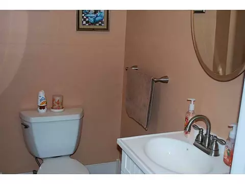 76 Union St, Woonsocket, RI 02895 photo 12
