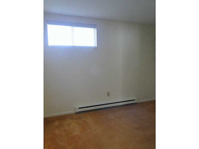 314 Chatham Cir, Warwick, RI 02886 photo 14