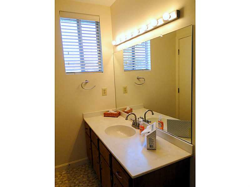 314 Chatham Cir, Warwick, RI 02886 photo 12