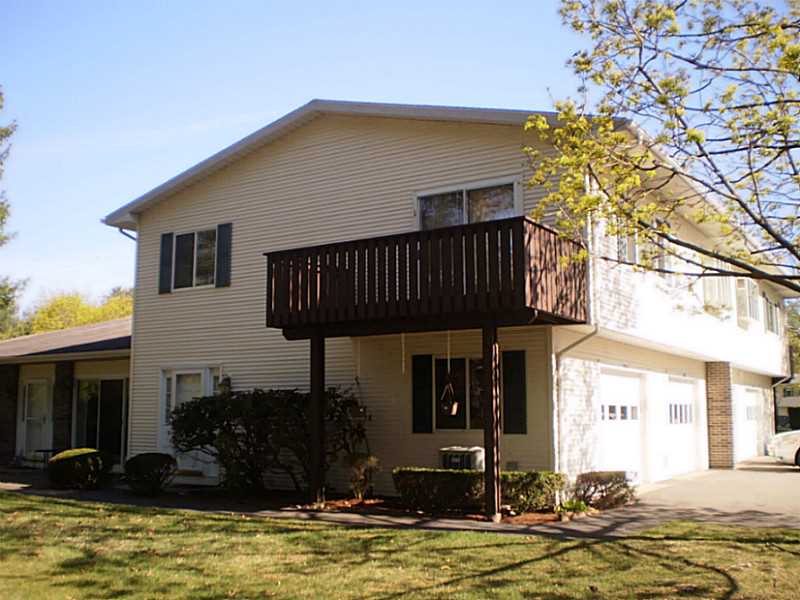314 Chatham Cir, Warwick, RI 02886 photo 2
