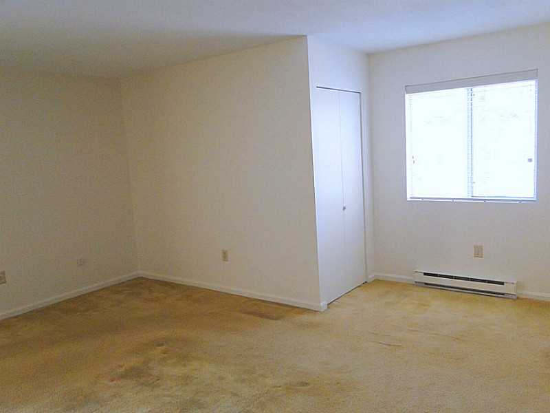 314 Chatham Cir, Warwick, RI 02886 photo 13