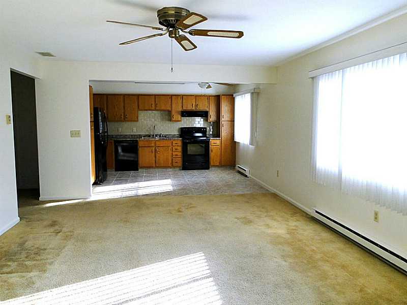 314 Chatham Cir, Warwick, RI 02886 photo 9