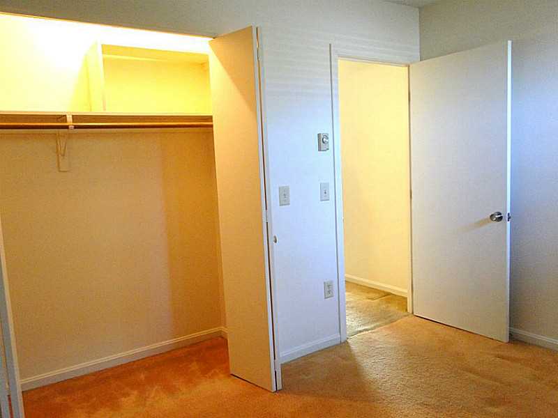 314 Chatham Cir, Warwick, RI 02886 photo 16
