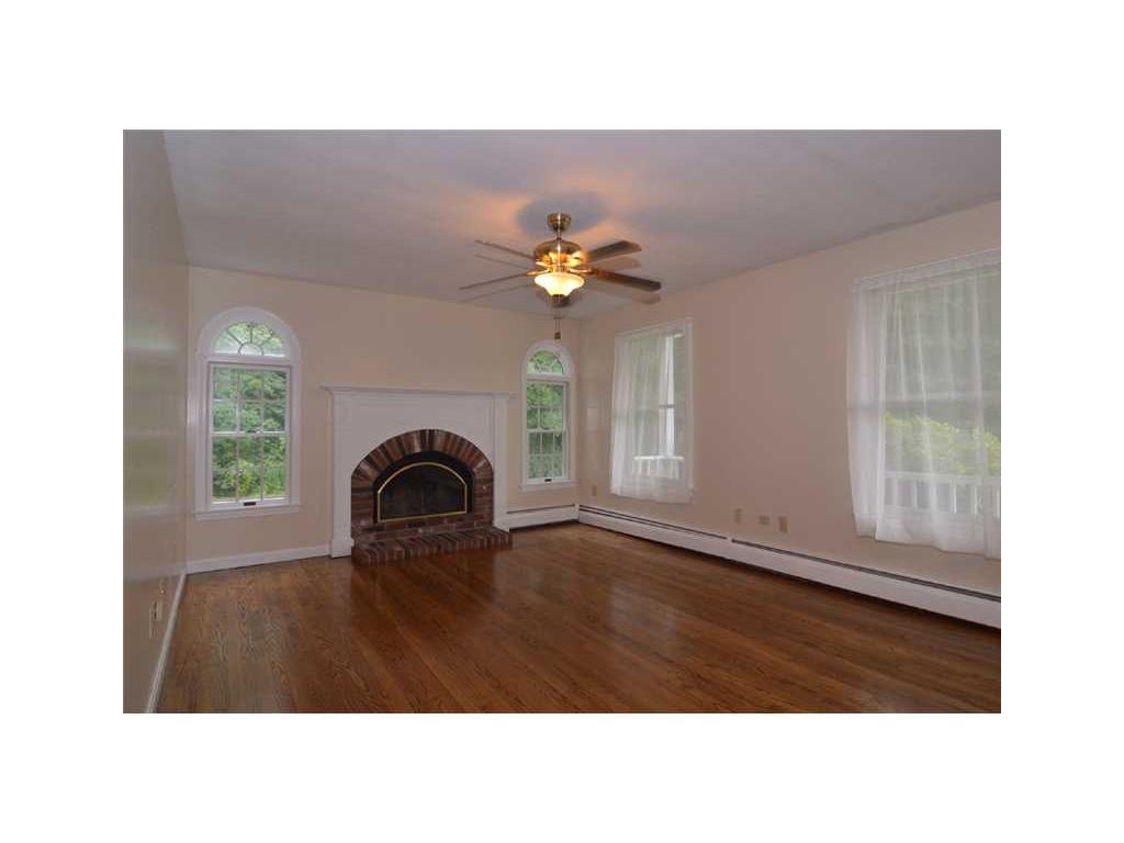 24 Greg Dr, Bristol, RI 02809 photo 3