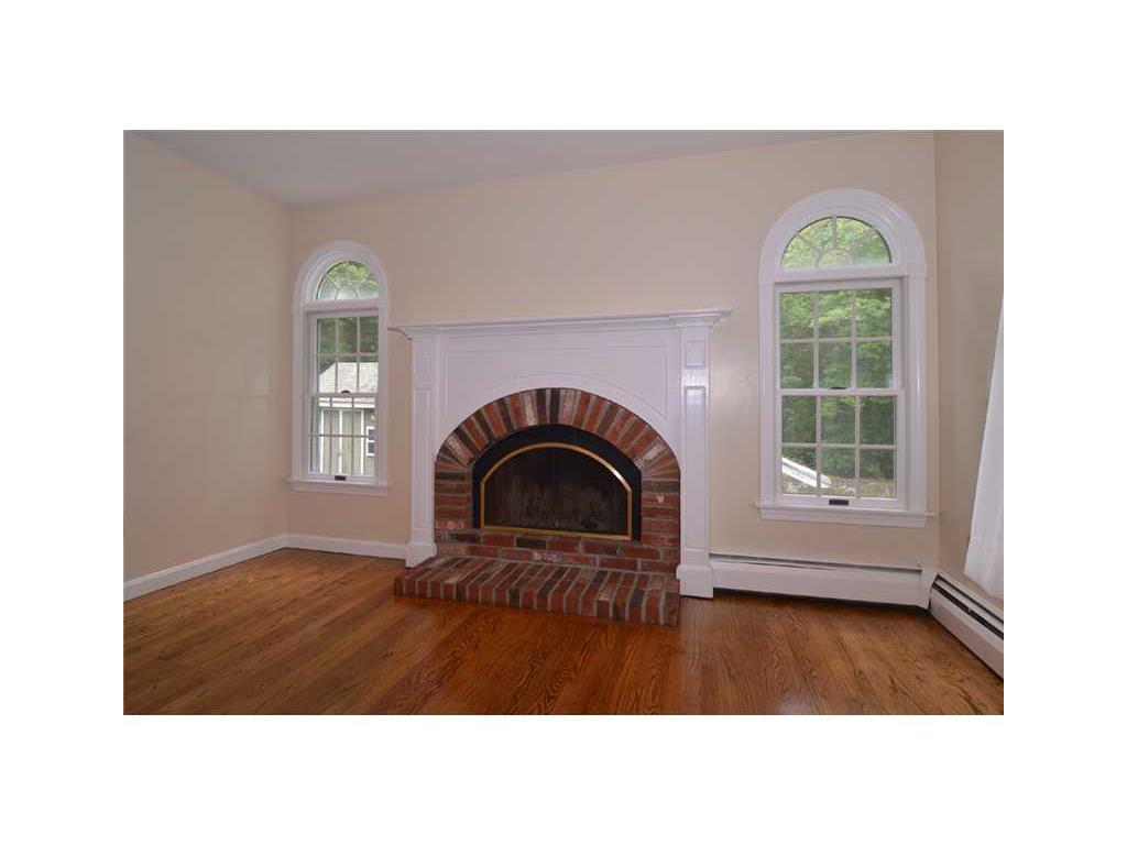 24 Greg Dr, Bristol, RI 02809 photo 4