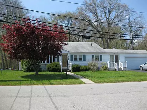 29 Drybrook Rd, Warwick, RI 02889 photo 1