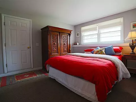 906 Mitchells Ln, Middletown, RI 02842 photo 14