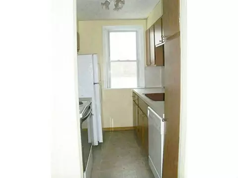 30 Dewey St, Woonsocket, RI 02895 photo 11