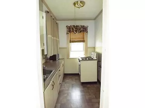 30 Dewey St, Woonsocket, RI 02895 photo 5