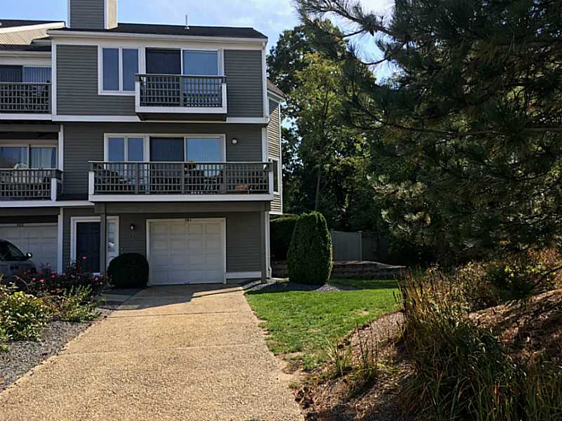 700 Shore Dr, Fall River, MA 02721 photo 1