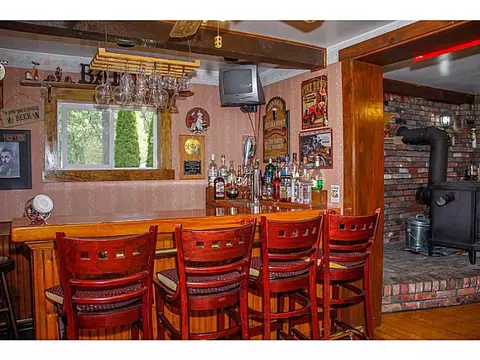 314 Bertenshaw Rd, Woonsocket, RI 02895 photo 5