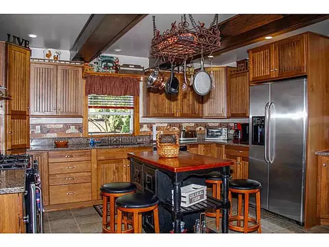314 Bertenshaw Rd, Woonsocket, RI 02895 photo 2