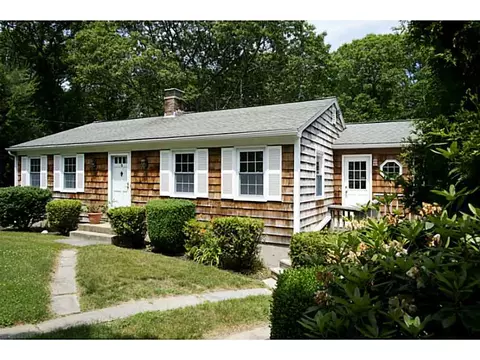 9 Lofty Heights Rd, Westerly, RI 02891 photo 2