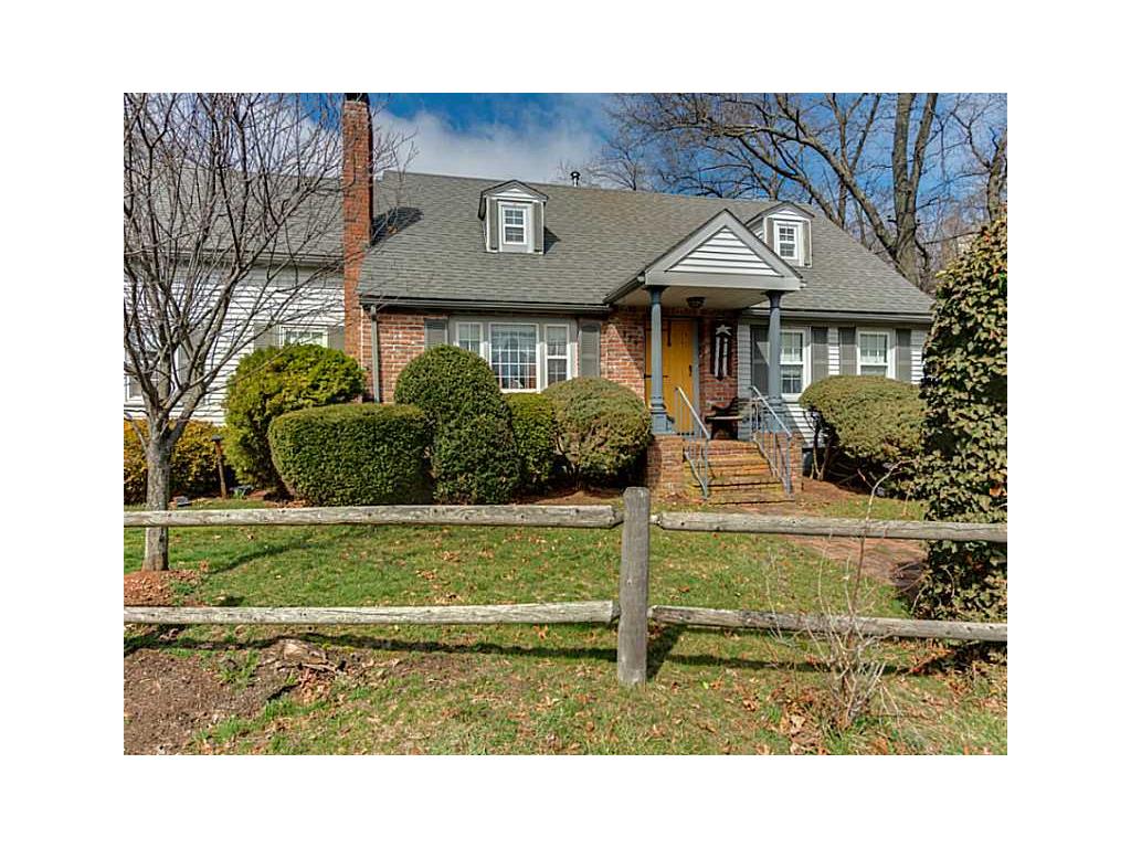 370 Dunlap St, Woonsocket, RI 02895 photo 1