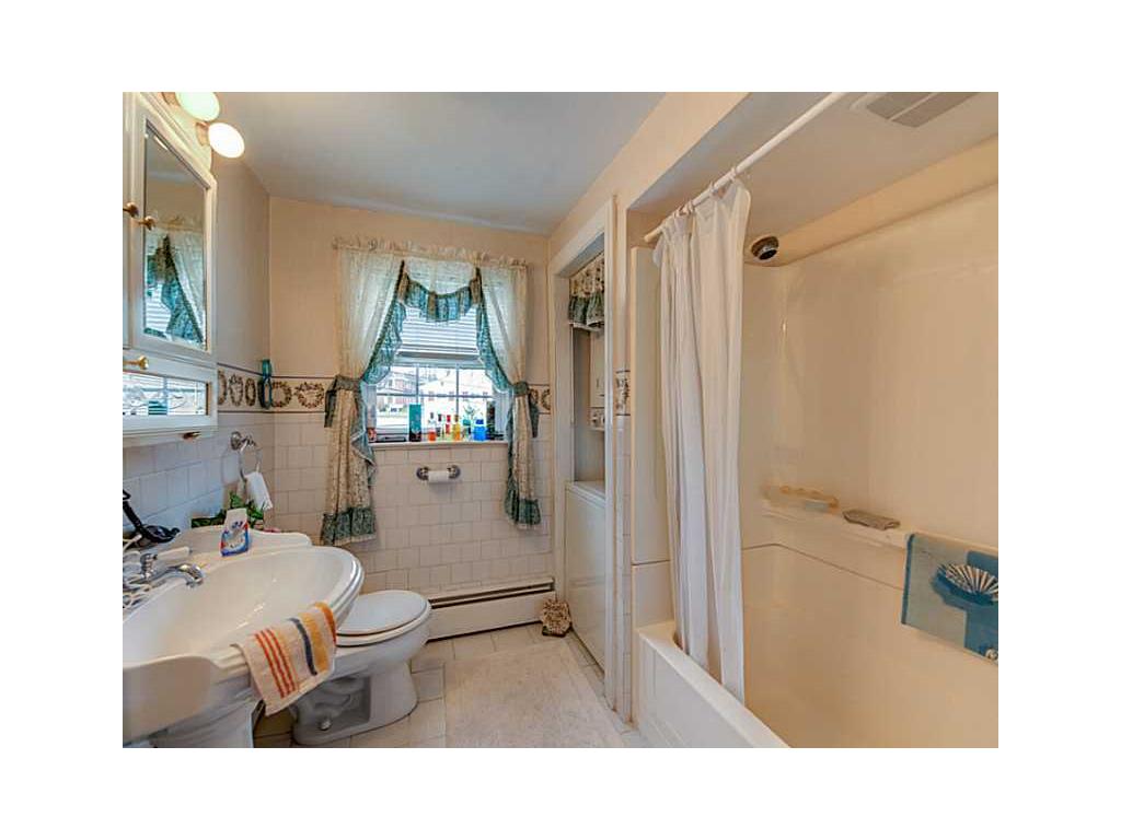 370 Dunlap St, Woonsocket, RI 02895 photo 18