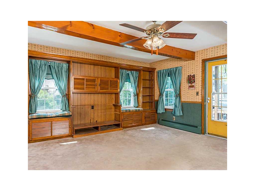 370 Dunlap St, Woonsocket, RI 02895 photo 9