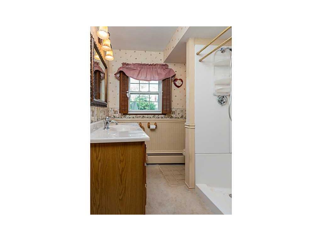 370 Dunlap St, Woonsocket, RI 02895 photo 19