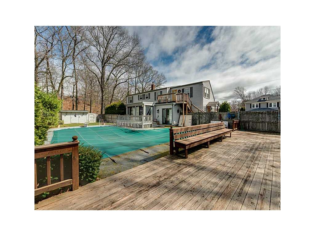 370 Dunlap St, Woonsocket, RI 02895 photo 5