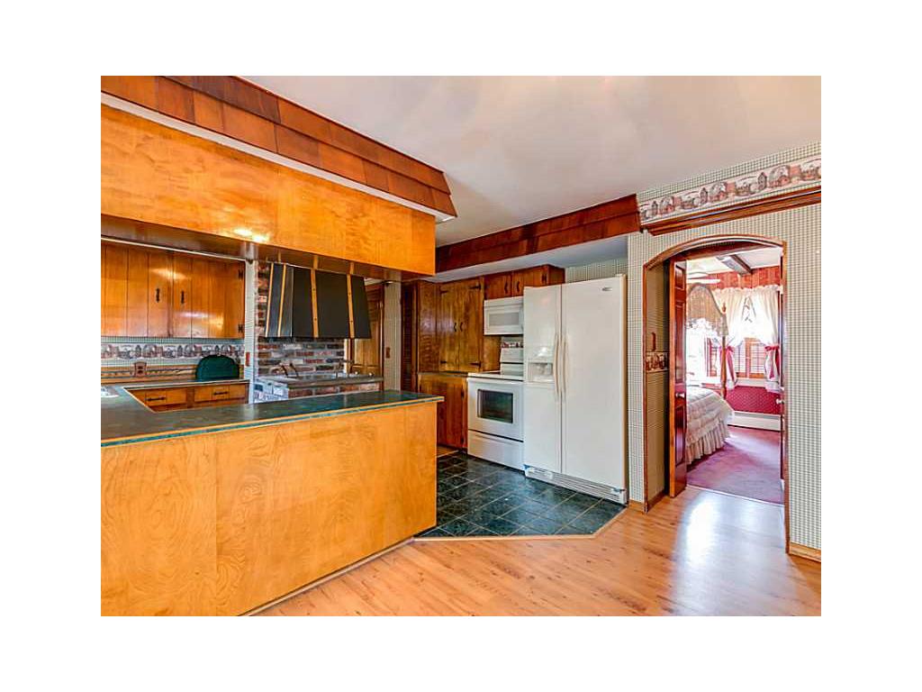 370 Dunlap St, Woonsocket, RI 02895 photo 8