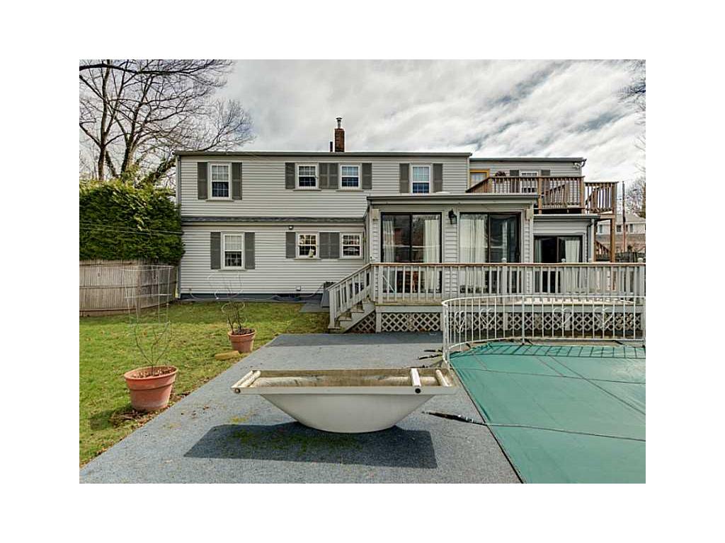 370 Dunlap St, Woonsocket, RI 02895 photo 4