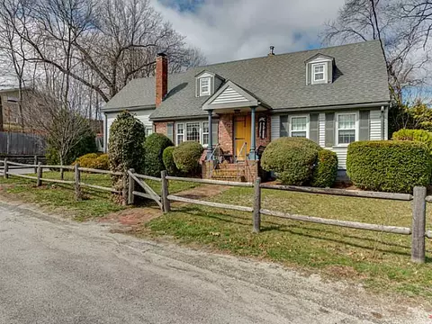 370 Dunlap St, Woonsocket, RI 02895 photo 3