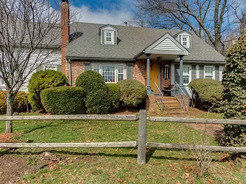 370 Dunlap St, Woonsocket, RI 02895 photo 1