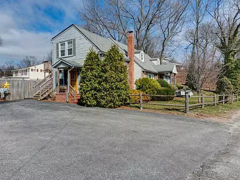 370 Dunlap St, Woonsocket, RI 02895 photo 2