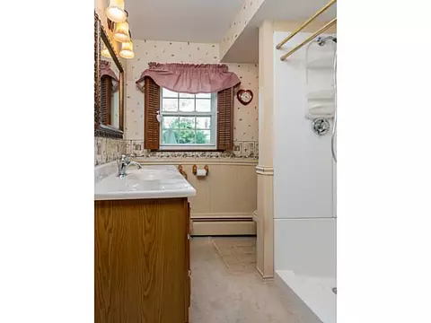 370 Dunlap St, Woonsocket, RI 02895 photo 19