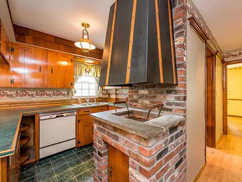 370 Dunlap St, Woonsocket, RI 02895 photo 7