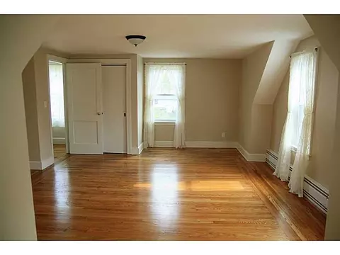 131 Harmony Ct, Warwick, RI 02889 photo 6
