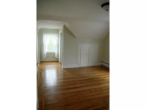 131 Harmony Ct, Warwick, RI 02889 photo 9