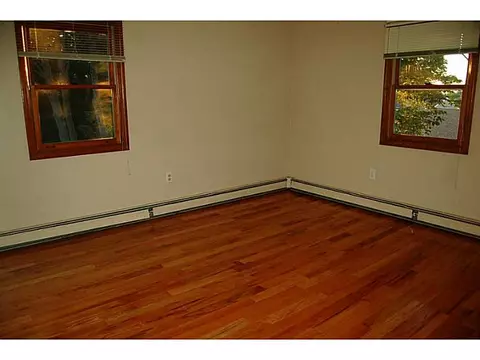 33 Arland Ct, Woonsocket, RI 02895 photo 7