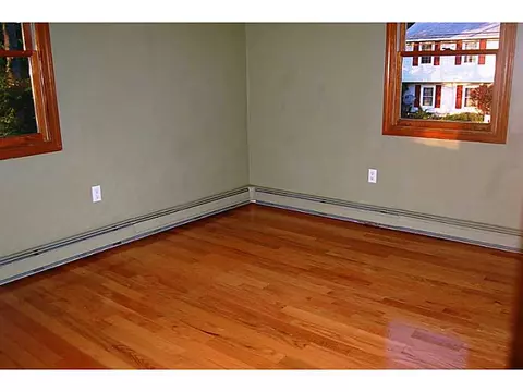 33 Arland Ct, Woonsocket, RI 02895 photo 8