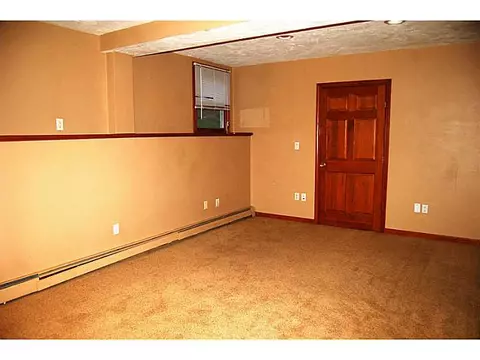 33 Arland Ct, Woonsocket, RI 02895 photo 10