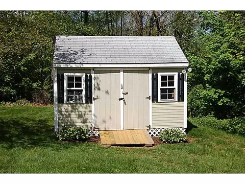 33 Arland Ct, Woonsocket, RI 02895 photo 11