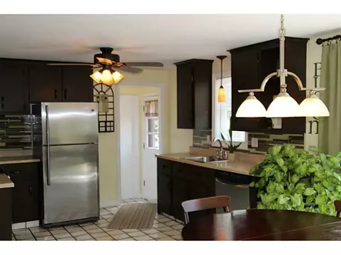 222 Asylum Rd, Warwick, RI 02886 photo 2