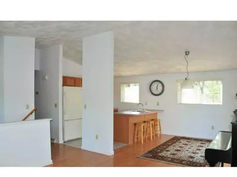 41 Emily Ln, Warwick, RI 02886 photo 5