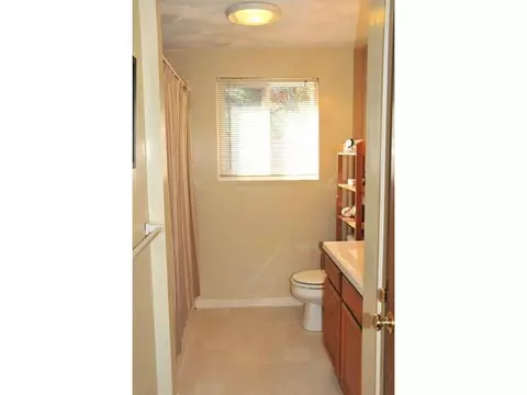 41 Emily Ln, Warwick, RI 02886 photo 10