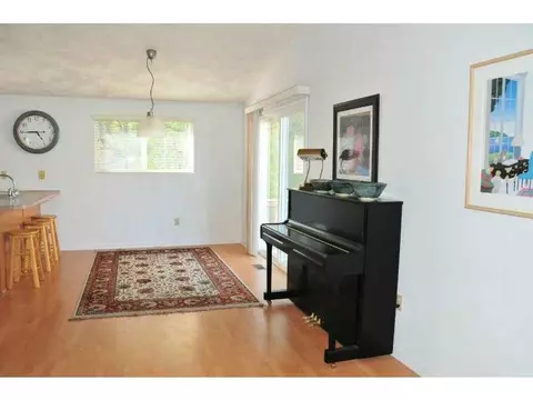 41 Emily Ln, Warwick, RI 02886 photo 3