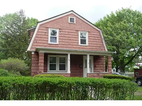 26 North St, Warwick, RI 02886 photo 2