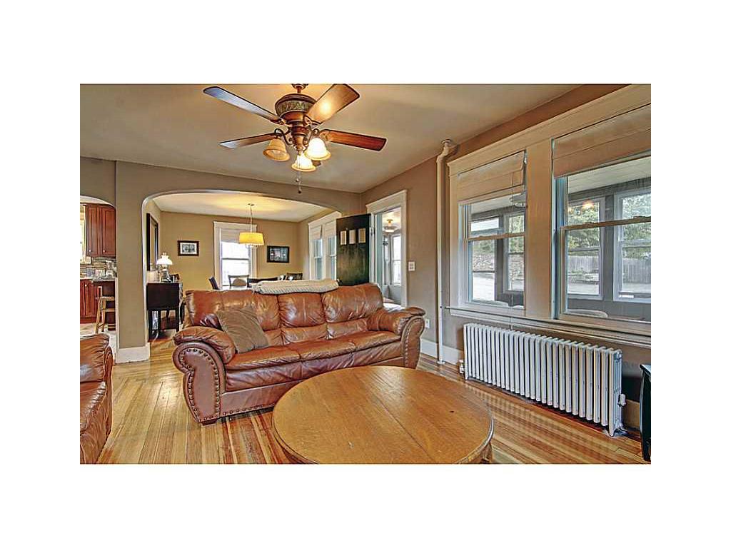 363 Dunlap St, Woonsocket, RI 02895 photo 4
