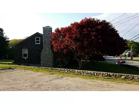 82 Tower St, Westerly, RI 02891 photo 4