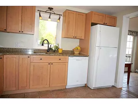 75 Hardwick St, Warwick, RI 02889 photo 10