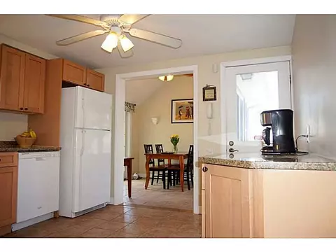75 Hardwick St, Warwick, RI 02889 photo 11